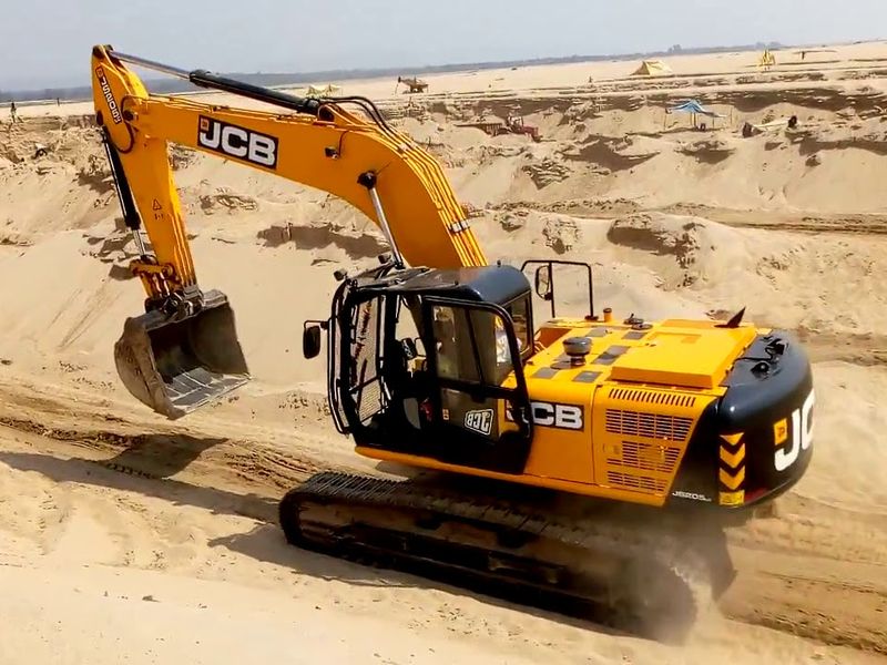 Аренда гусеничного экскаватора JCB JS205